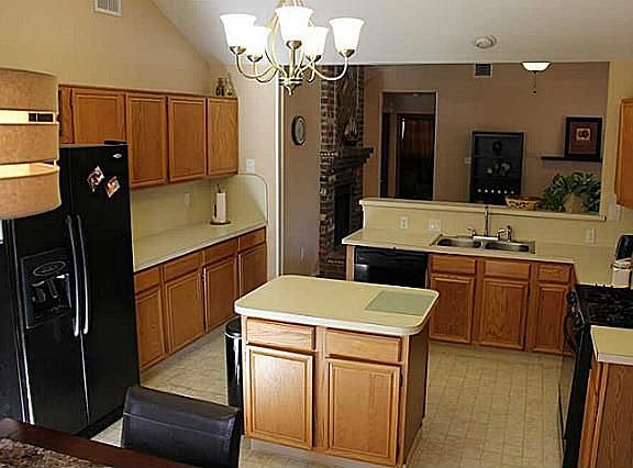 5th image of 718 Cottonwood Dr