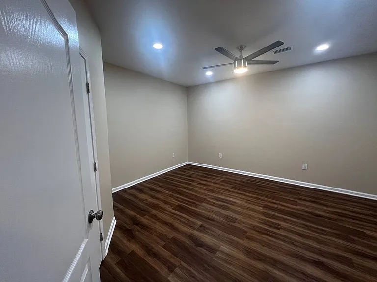 7710 Huntsman Blvd #BASEMENT — Photo 19