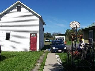 4th image of 29 W Broad St