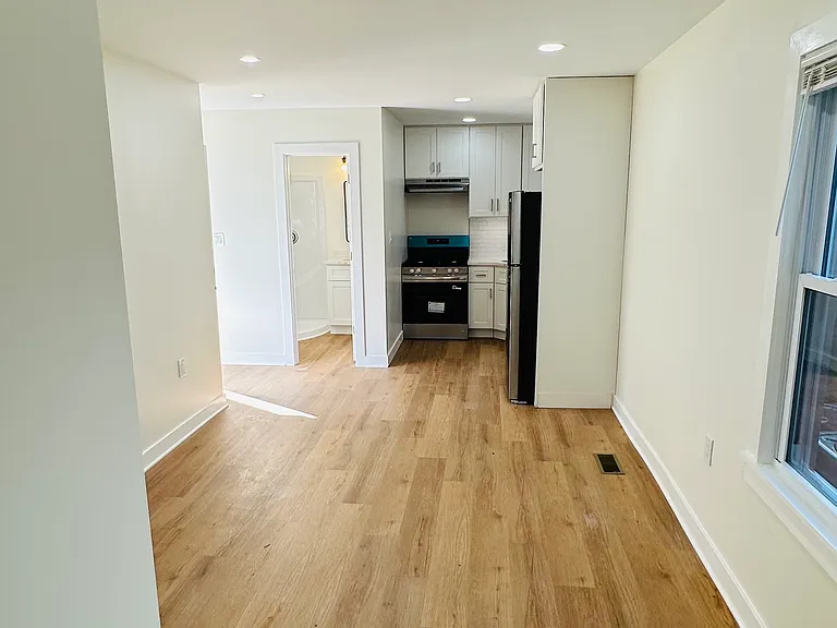 70 E Cleveland Ave — Photo 7