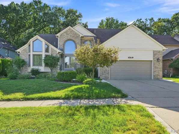 47619 Lamplighter Trl, Macomb, MI 48044