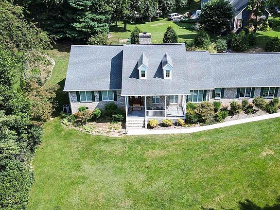 4th image of 3779 Foxcroft Cir