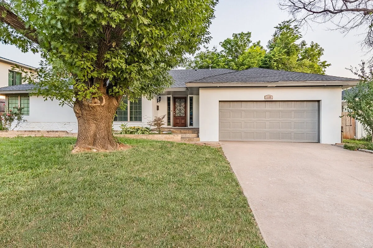 4 bed, 2.0 bath, 2280 sqft, $2,995 — Photo 1