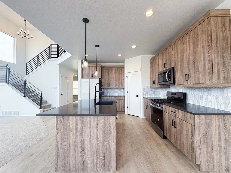 1482 W Russo Dr — Photo 5
