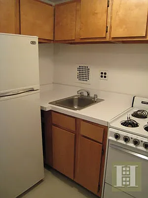 Rented by Halstead Real Estate | media 6