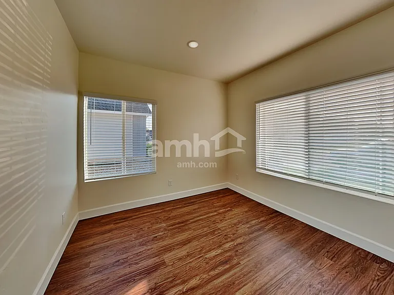 1829 N Montgomery Way — Photo 7