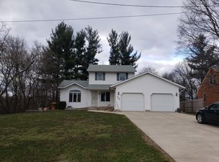 1335 Three Mile Rd NE, Grand Rapids, MI 49505