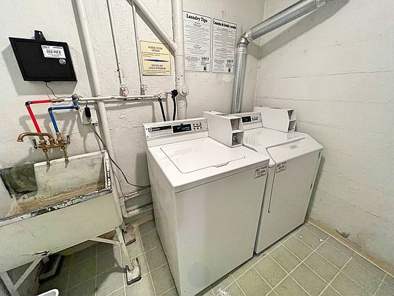 3rd image of 1242 N Gaylord St #1-104-1