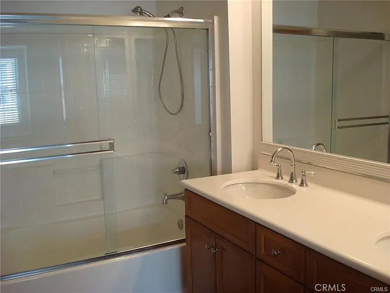 1800 Oak St #308 — Photo 14
