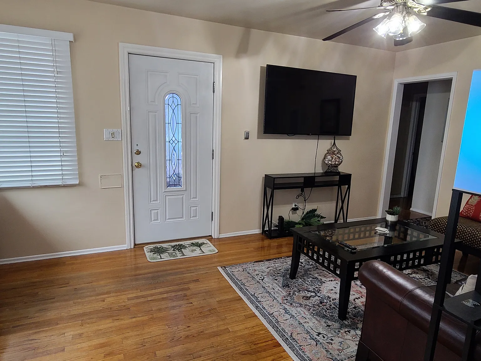 1 bed, 975 sqft, $2,675 — Photo 2