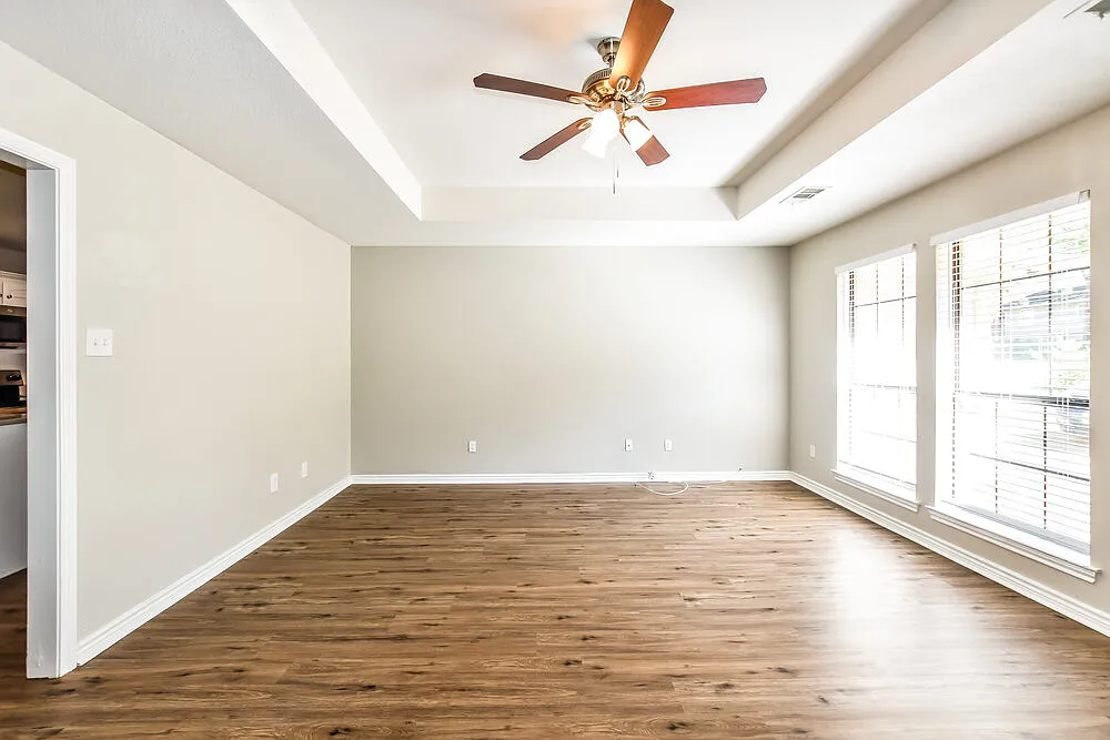 3 bed, 2.0 bath, 1506 sqft, $1,975 — Photo 4