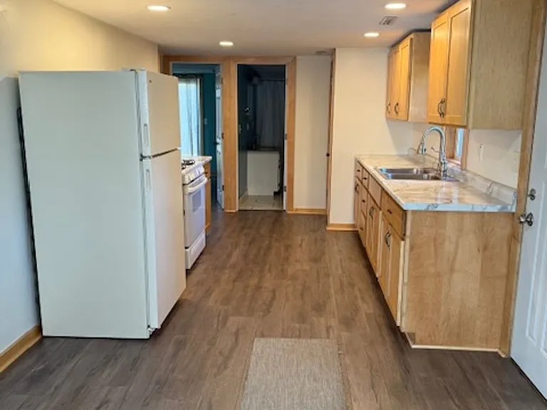 1214 W Rogers St — Photo 5