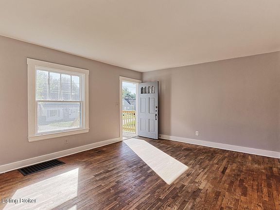 5th image of 104 Beechwood Ave