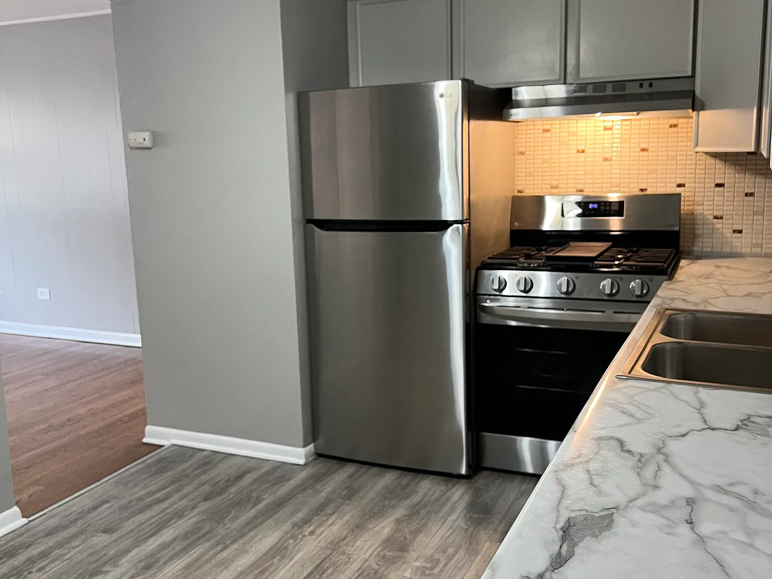 2 bed, $1,700 — Photo 4