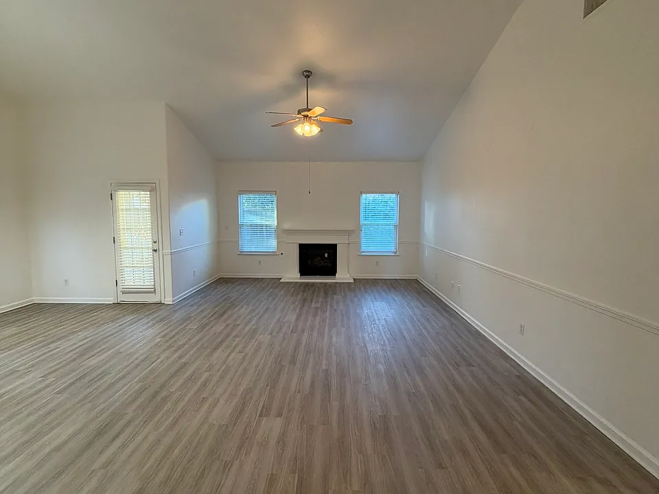 5535 W Warner Ave