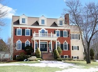 2 Hampton Ct, Lynnfield, MA 01940