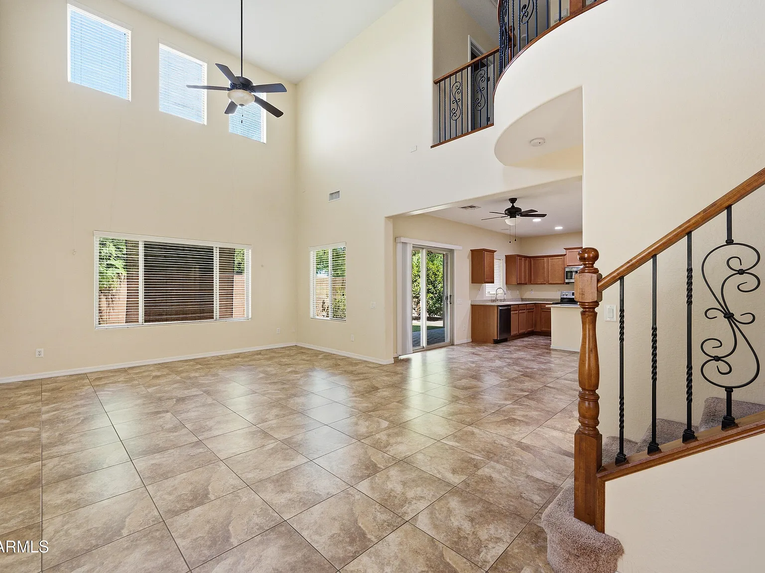3 bed, 2.5 bath, 2092 sqft, $2,295 — Photo 3