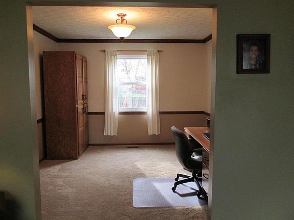 5th image of 1748 Oak Leaf Ln