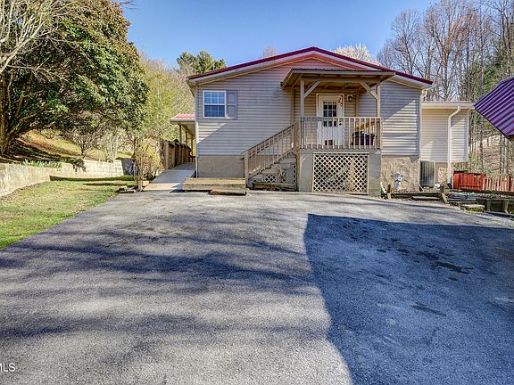 3rd image of 126 Elizabeth Ann Dr