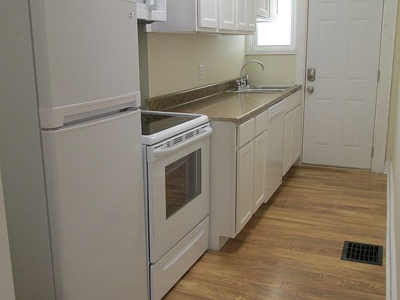 5th image of 445 E 15th Ave