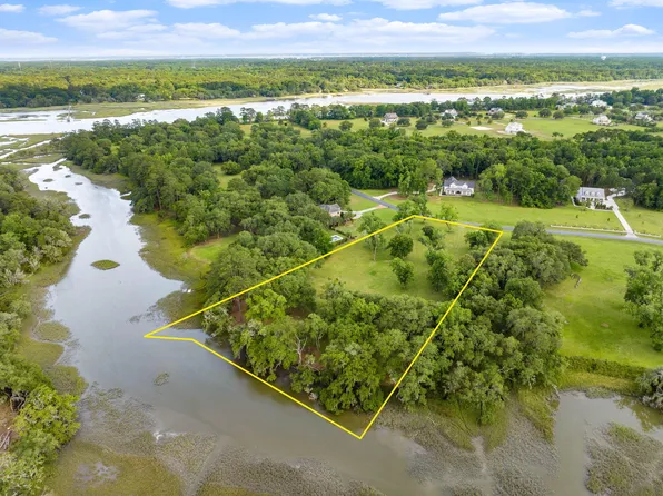 2963 Anchor Watch Dr, Wadmalaw Island, SC 29487