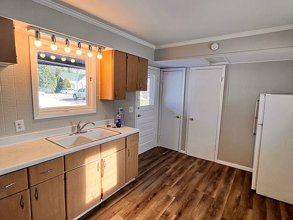 5th image of 914 Grant Ave APT 1