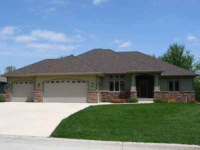 1st image of 992 Emerald Pines Dr