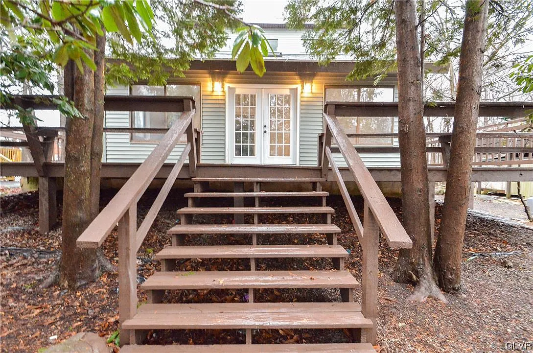 768 Country Place Dr photo 1