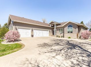 3535 Woodbury Ct S, Fargo, ND 58103