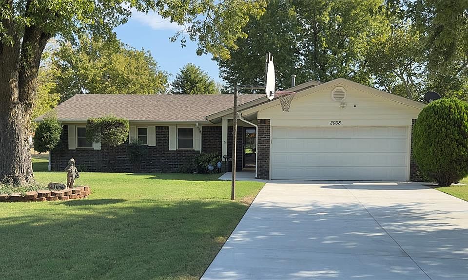 1st image of 2008 W Cedar Ridge Dr