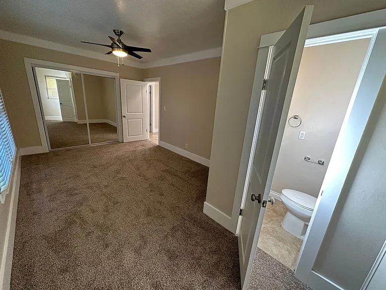 678 N Shaffer St — Photo 33