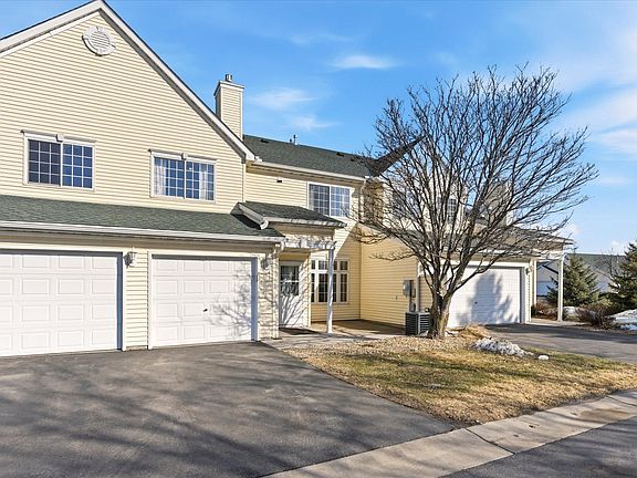 3rd image of 508 Aqua Cir