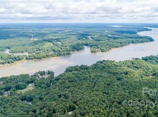 14 Emerald Shores Rd, Mount Gilead, NC 27306