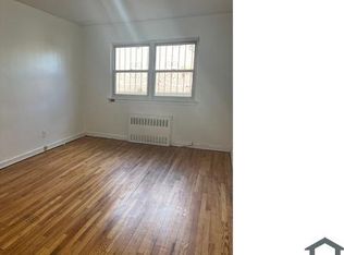 1457 Arnow Ave #1, Bronx, NY 10469