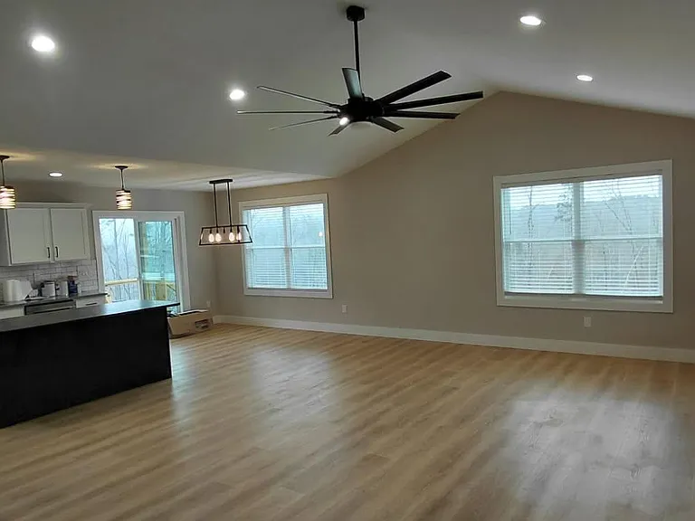141 Maple Dr — Photo 7