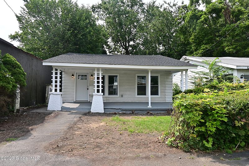 2nd image of 12 Stannard Avenue