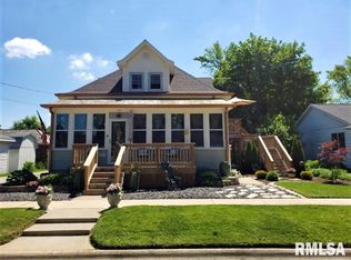 105 S Pine St, Washington, IL 61571