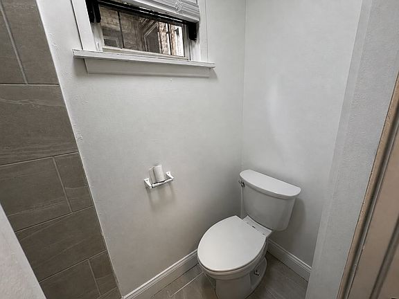 4th image of 2022 W Ontario St