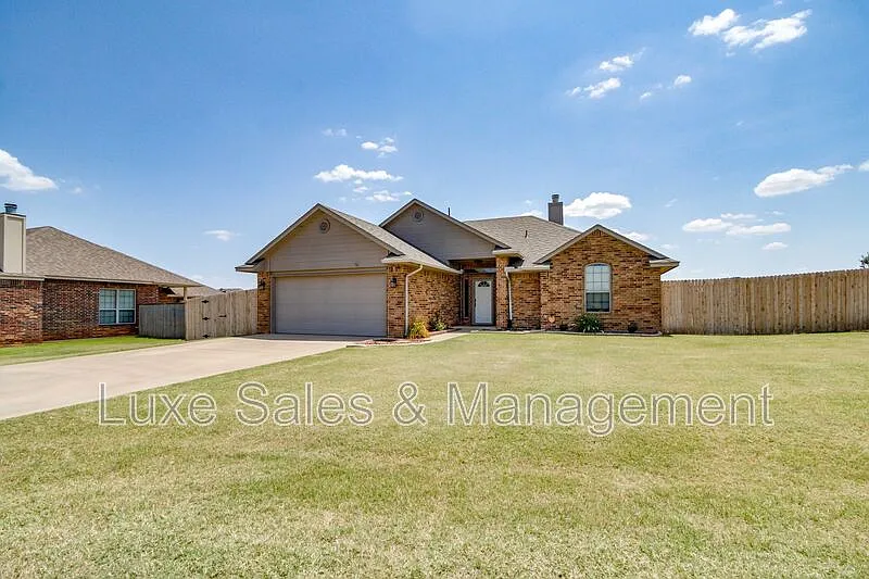 3 bed, 2.0 bath, 1510 sqft, $1,995 — Photo 3