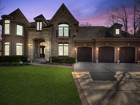 2nd image of 3517 Majestic Oaks Dr