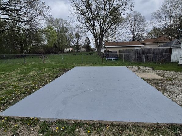 120 W 3rd St, Streator, IL 61364