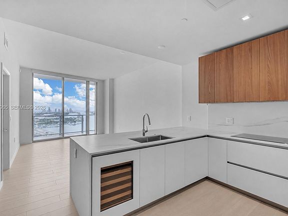 5th image of 1400 Biscayne Blvd #2305