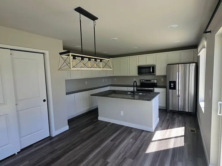 10429 Luneth Dr — Photo 8