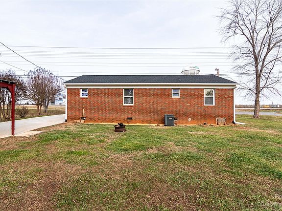 3rd image of 3751 Taylorsville Hwy