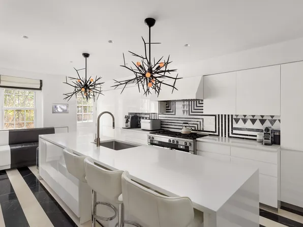 116 East 61st Street image 6 of 17