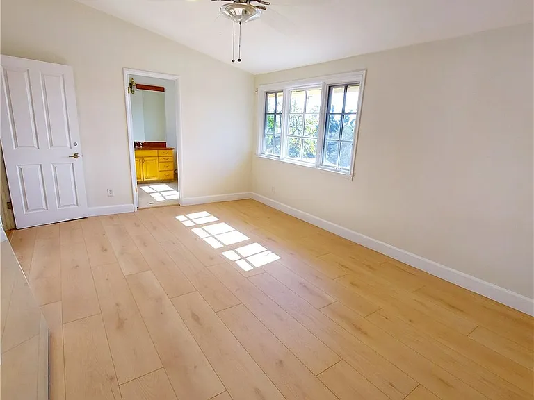 16545 Park Lane Cir — Photo 33