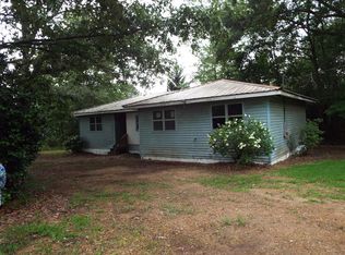 1194 Walnut Hills Ln, Hazlehurst, MS 39083
