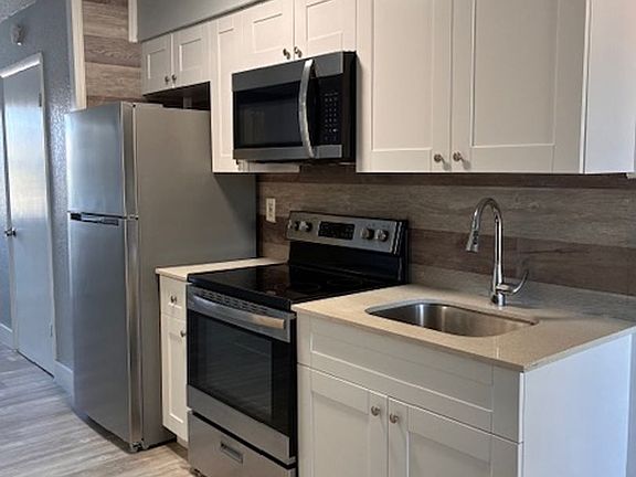 5th image of 3817 Del Prado Blvd S APT 105
