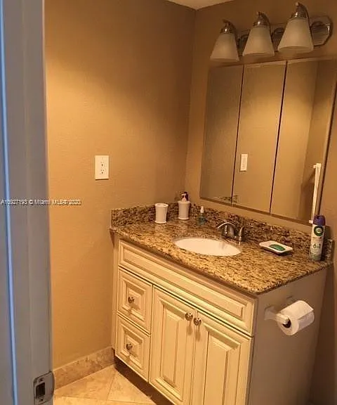 315 SE 11th Ter #305 — Photo 12