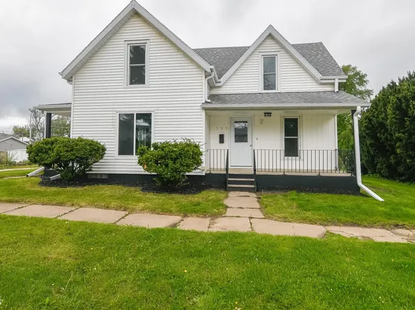 307 N Main St, Toledo, IA 52342